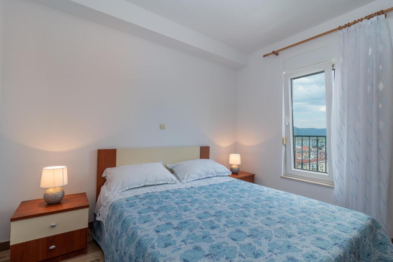Apartman Dildo Apartment Trogir Ngoại thất bức ảnh