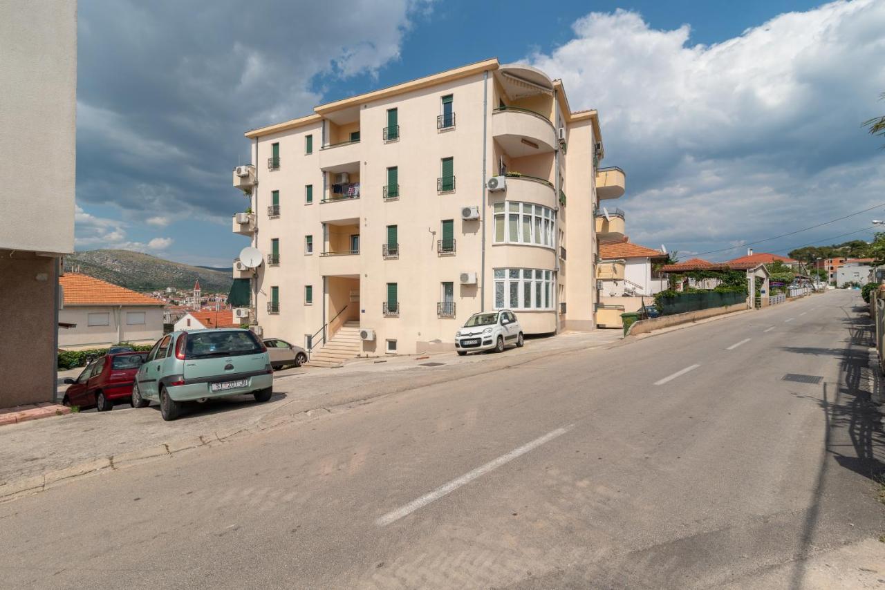 Apartman Dildo Apartment Trogir Ngoại thất bức ảnh