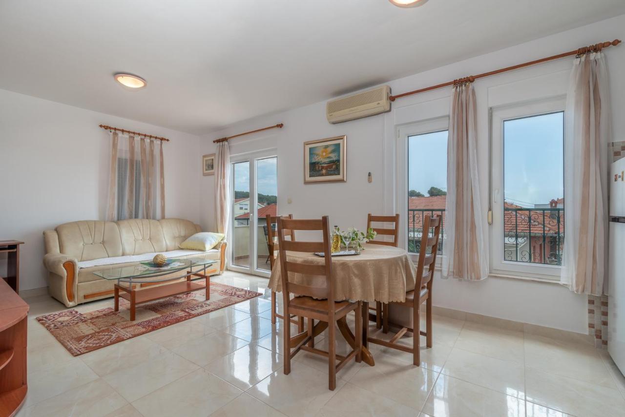 Apartman Dildo Apartment Trogir Ngoại thất bức ảnh