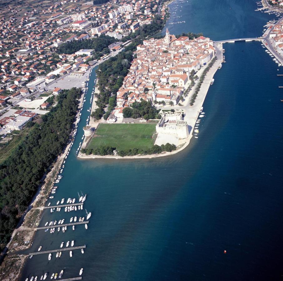 Apartman Dildo Apartment Trogir Ngoại thất bức ảnh