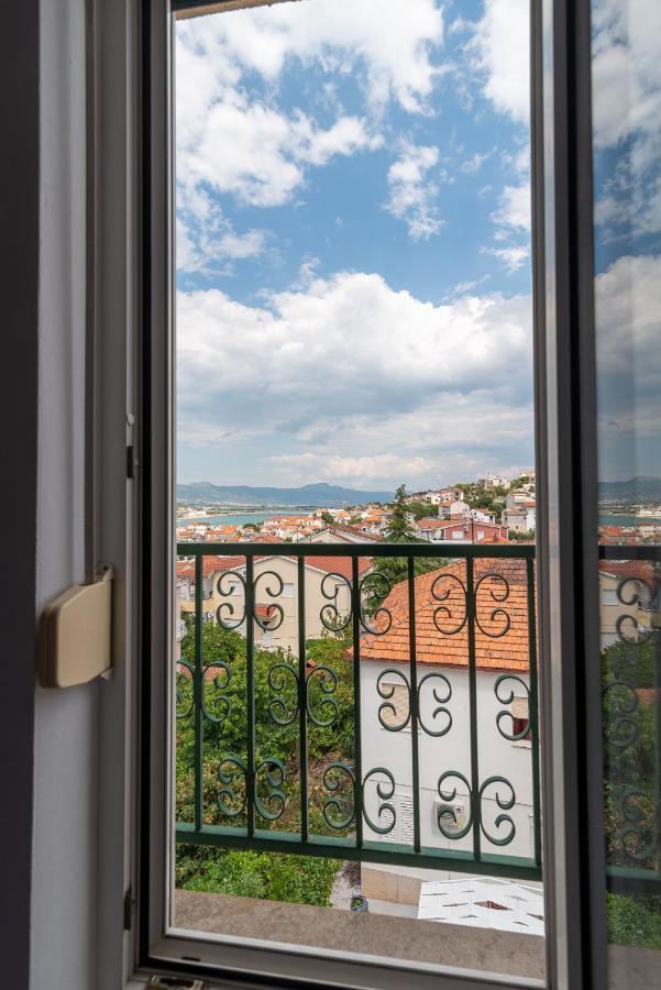 Apartman Dildo Apartment Trogir Ngoại thất bức ảnh